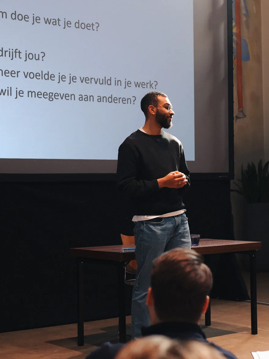 Daniel Dierdorp geeft een AI workshop in Hoorn